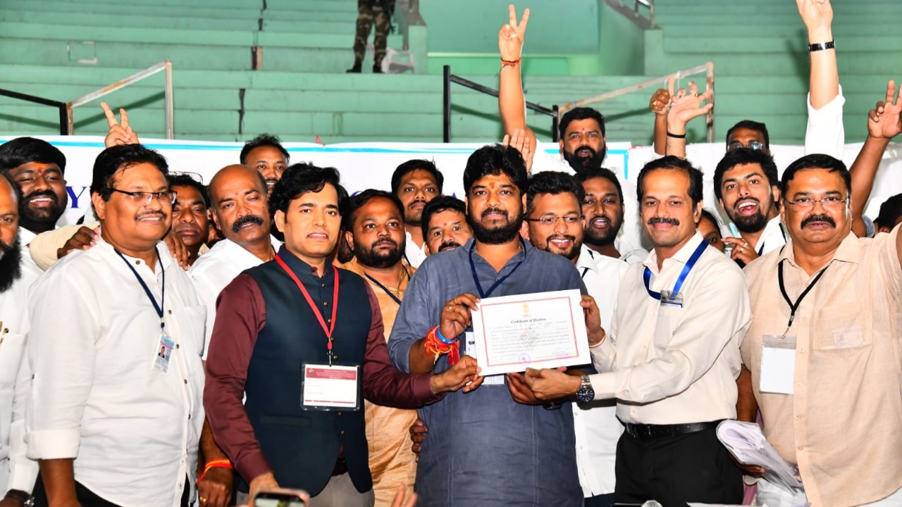 Vallala Naveen Yadav (2)