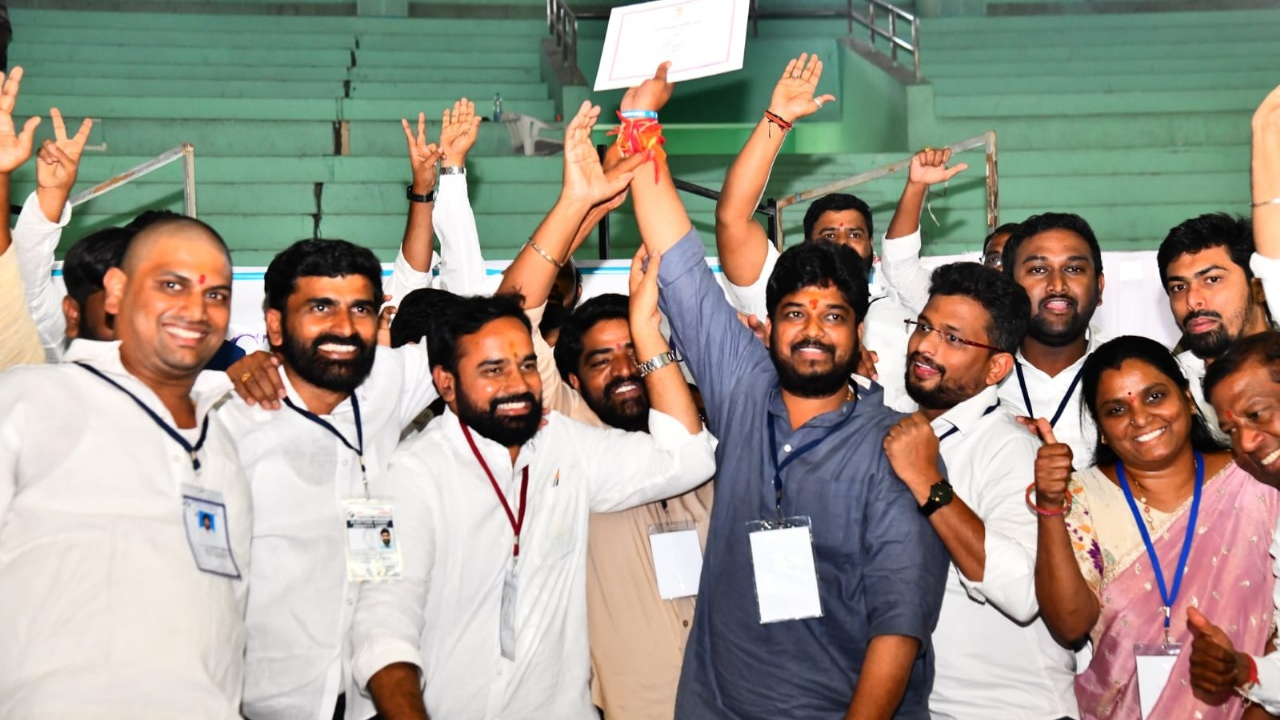 Vallala Naveen Yadav (2)